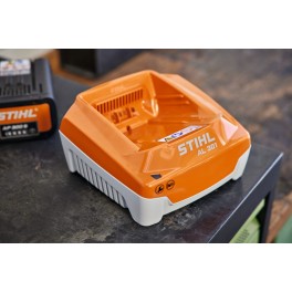 CARICABATTERIE AL 301 STIHL